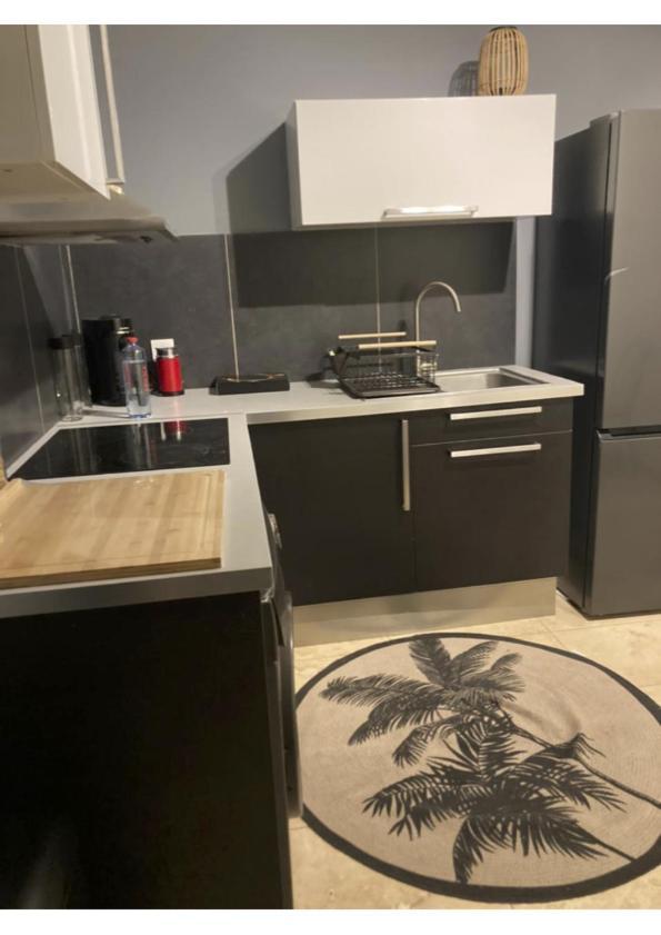 Repaire de la buse à 500 mètres du front de mer Saint Pierre Extérieur photo